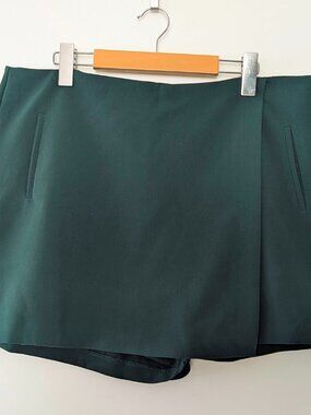 Dynamite Forest Green Mini Skort